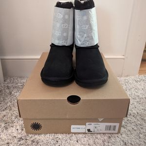 Girls Uggs size 1 Black